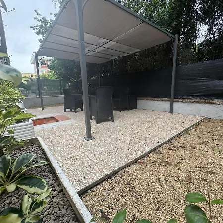 Grazia S Elegant Haven With Terrace דירה *