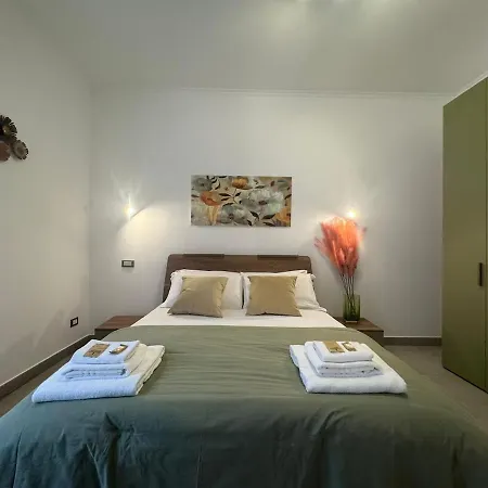 Grazia S Elegant Haven With Terrace Róma