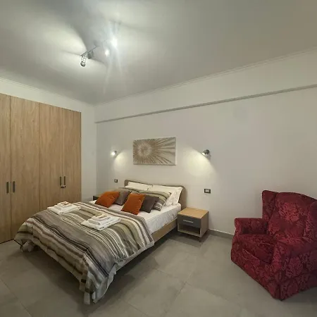 Grazia S Elegant Haven With Terrace * Róma